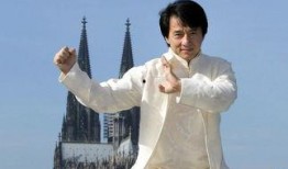 成龙爆料我是谁视频播放,我是谁视频背后的惊人真相